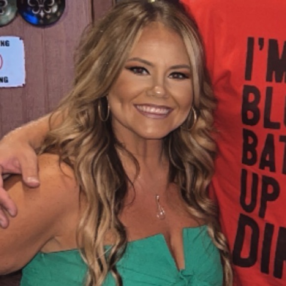 Meet your Posher, Mallory - Picture 1 of 1